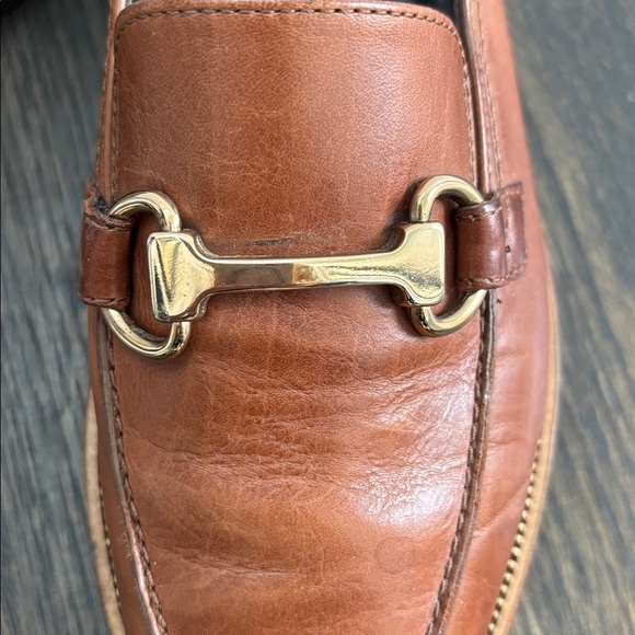 Paul Green loafers with gold tone horse bit, 1” heel, lug sole, size 7.5? - Picture 4 of 10